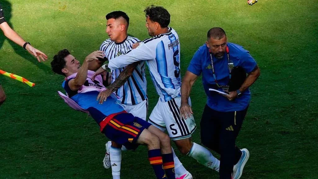 Final do Mundial 2026: Paredes suspenso dez jogos, Molina sete