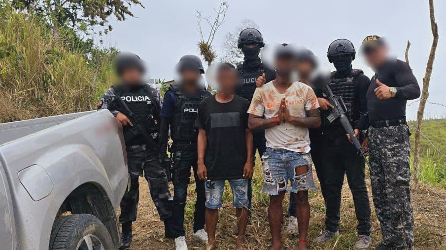 Internacional equatoriano resgatado após sequestro: «Maltratado, mas com vida» 
