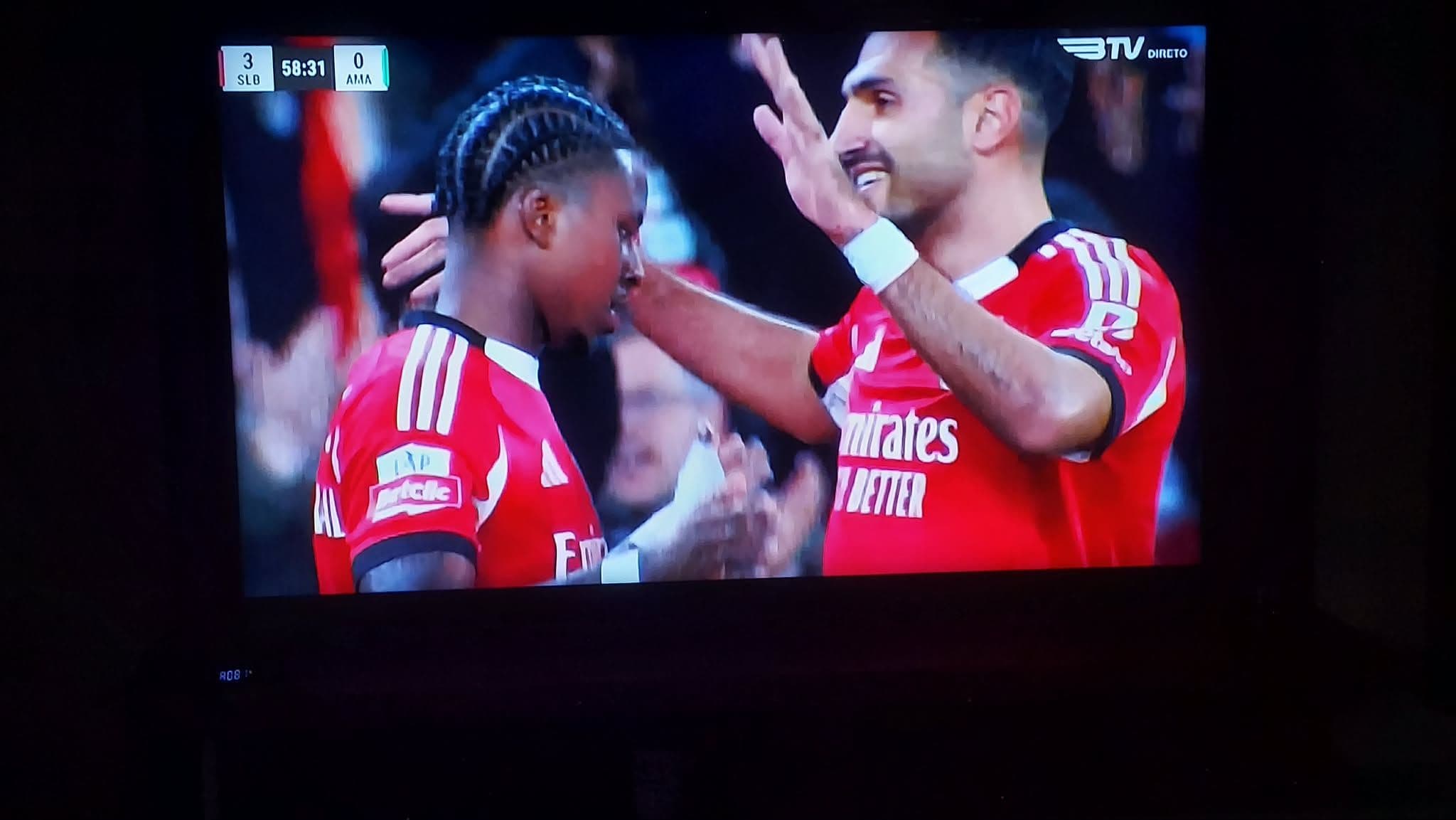 Liga Portuguesa: Benfica goleia Amadora com um golo e excelente atuação do tubarão azul Sidny Cabral 