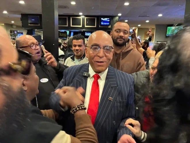  CABO-VERDIANO MOISÉS RODRIGUES ELEITO PRESIDENTE DA CÂMARA DE BROCKTON -EUA