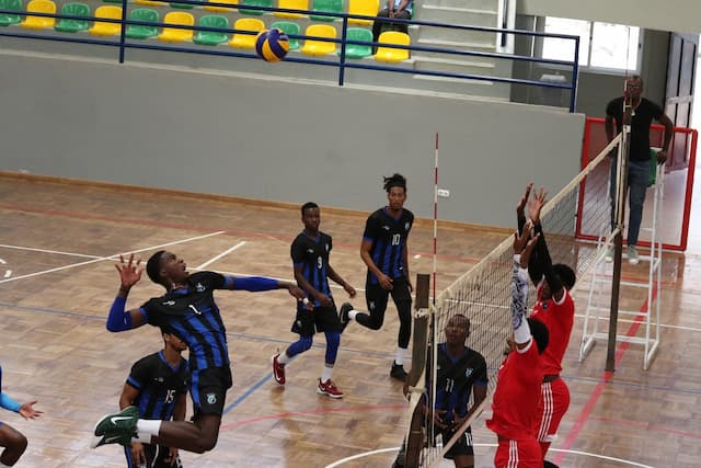 Pavilhao Vavá Duarte  Liceu do Palmarejo acolhem jogos do Regional de Voleibol Sexta feira e Domingo.