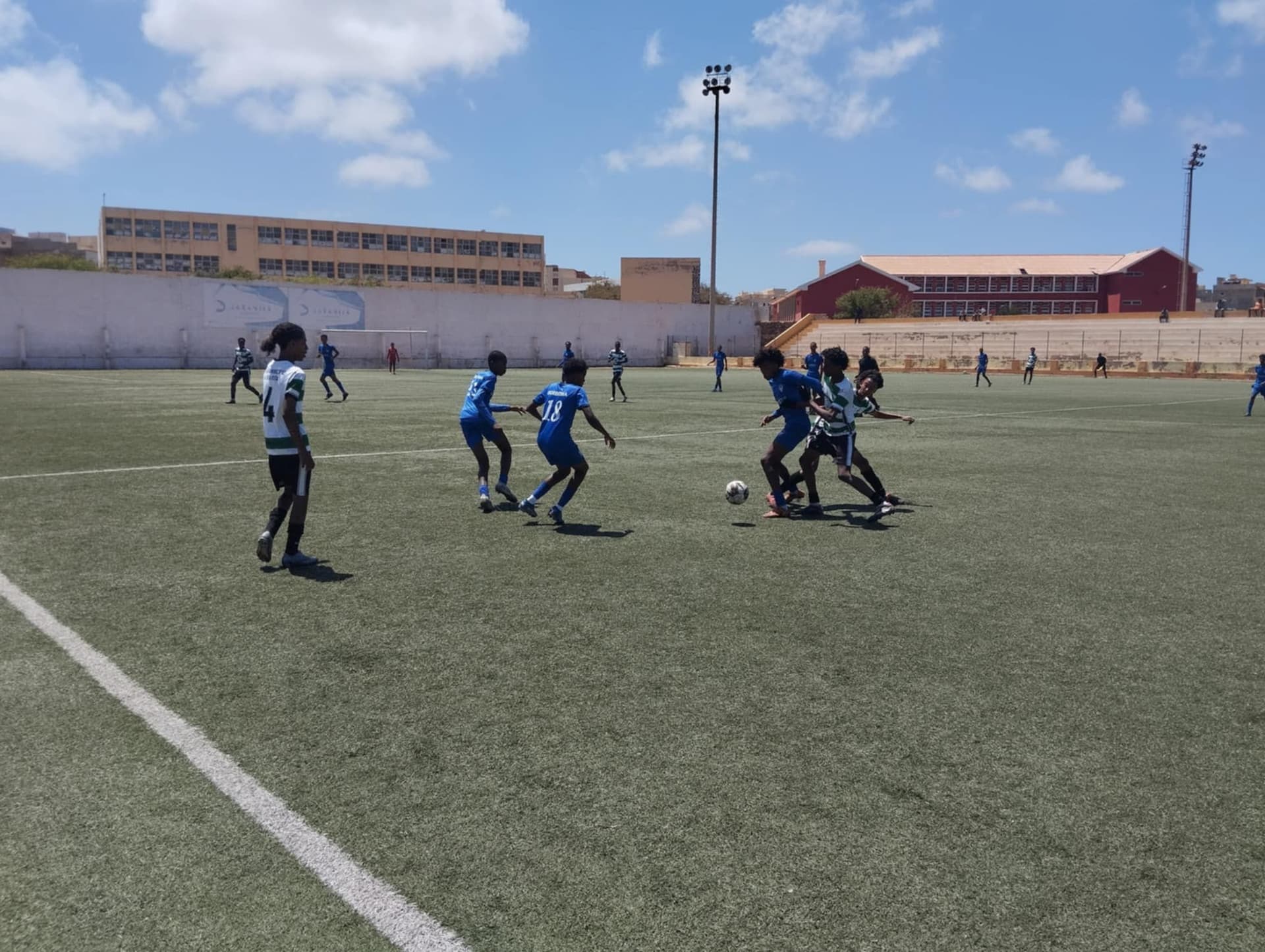 Nacional de Futebol Sub-17: Batuque e Fiorentina na luta por uma vaga nas meias finais no grupo A, enquanto Escola Vitória e EPIF já estão apurados no B