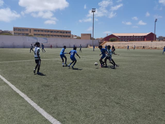 Nacional de Futebol Sub-17: Batuque e Fiorentina na luta por uma vaga nas meias finais no grupo A, enquanto Escola Vitória e EPIF já estão apurados no B