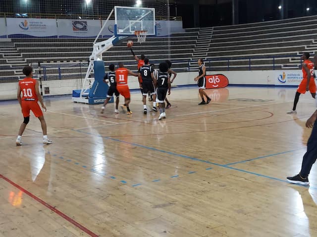 Torneio Internacional de Basquetebol dias 6,7 e 8 de Junho no Vavá Duarte