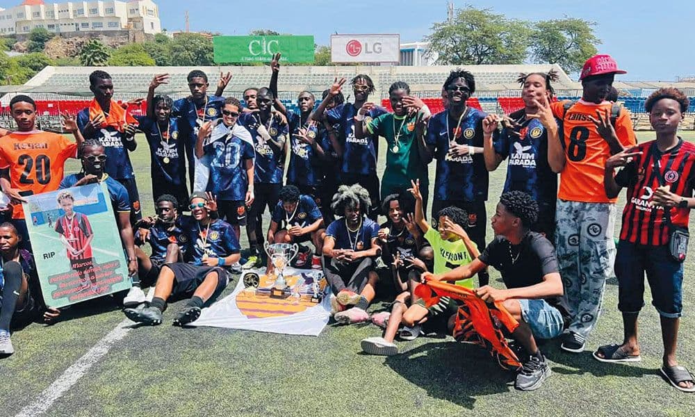 Nacional de sub-17: EID Paul x Fiorentina e Escola Vitória x EFIP inauguram o campeonato no Mindelo e Praia