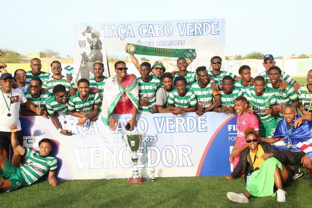 A terceira foi de vez: Palmeira vence Sal- Rei e conquista Taça de Cabo Verde