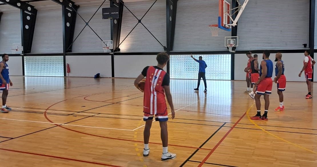 Afrobasket’2025: Selecção de Cabo Verde inicia estágio de preparação em Paris 