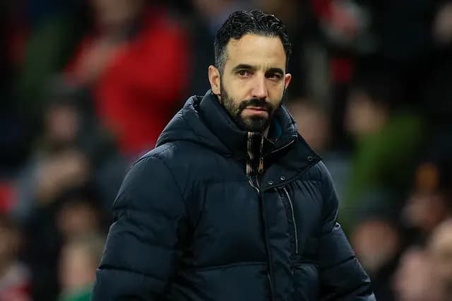  O treinador português, Ruben Amorim foi afastado esta manhã do comando técnico do Manchester United