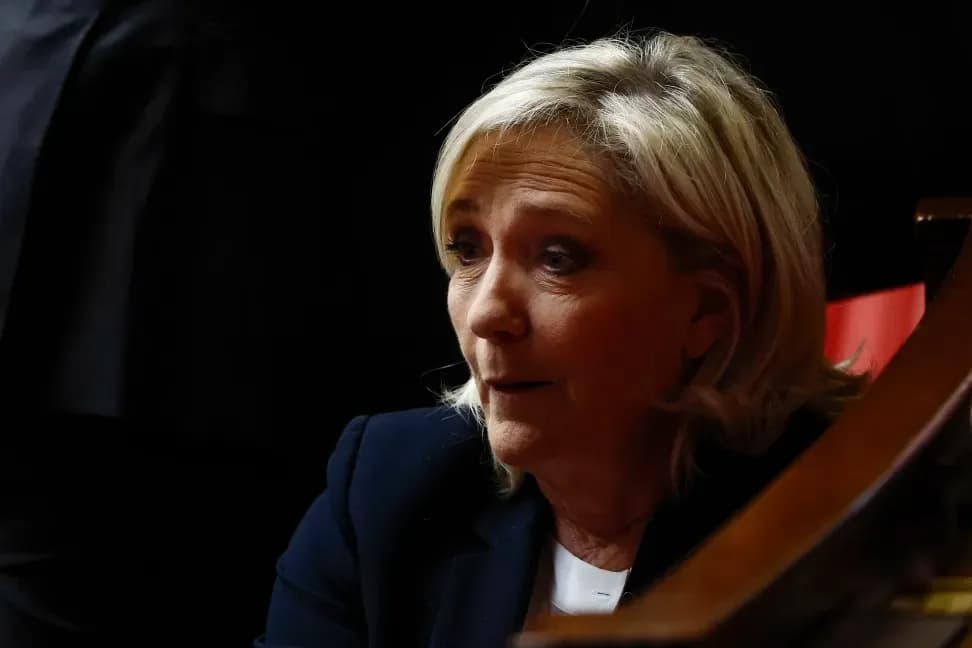 Tribunal francês prevê julgamento com decisão sobre inelegibilidade de Le Pen “no verão de 2026”