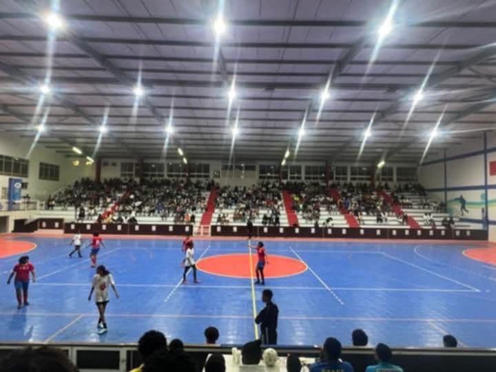 Forneio de Futsal Feminino: Seleção do Sal a grande vencedora da competição que reuniu oito equipas 