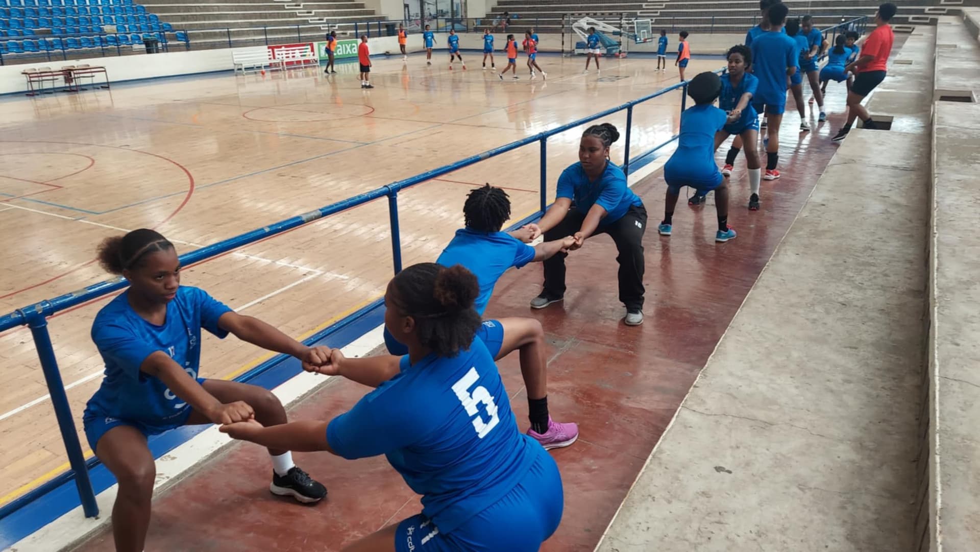 Seleção Nacional de  Andebol Feminino Sub-19 trabalha no Vavá Duarte visando a participação no Trophy Challenge