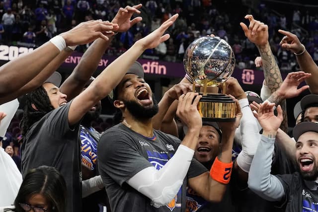 Nova York volta às finais da NBA pela primeira vez desde 1999 após vencer o Cleveland por 130 a 93 e fechar a série com uma varrida