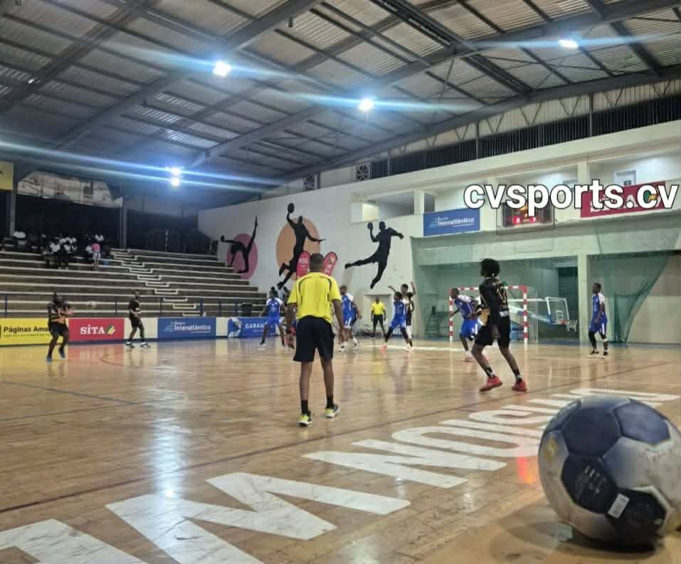 Torneio Quarenta Anos da Federação de Andebol arrancou ontem no Vavá Duarte.