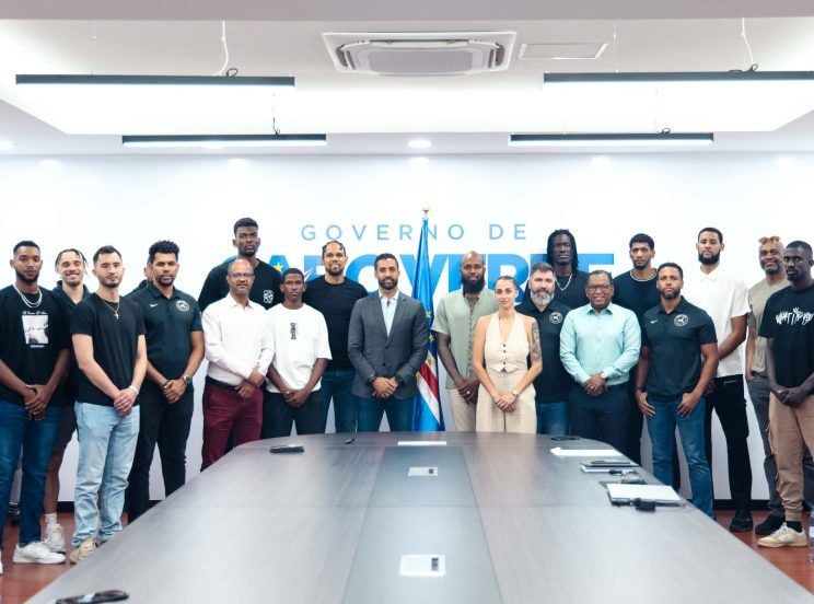 Ministro Desporto, Carlos Monteiro, recebe Kriol Stars