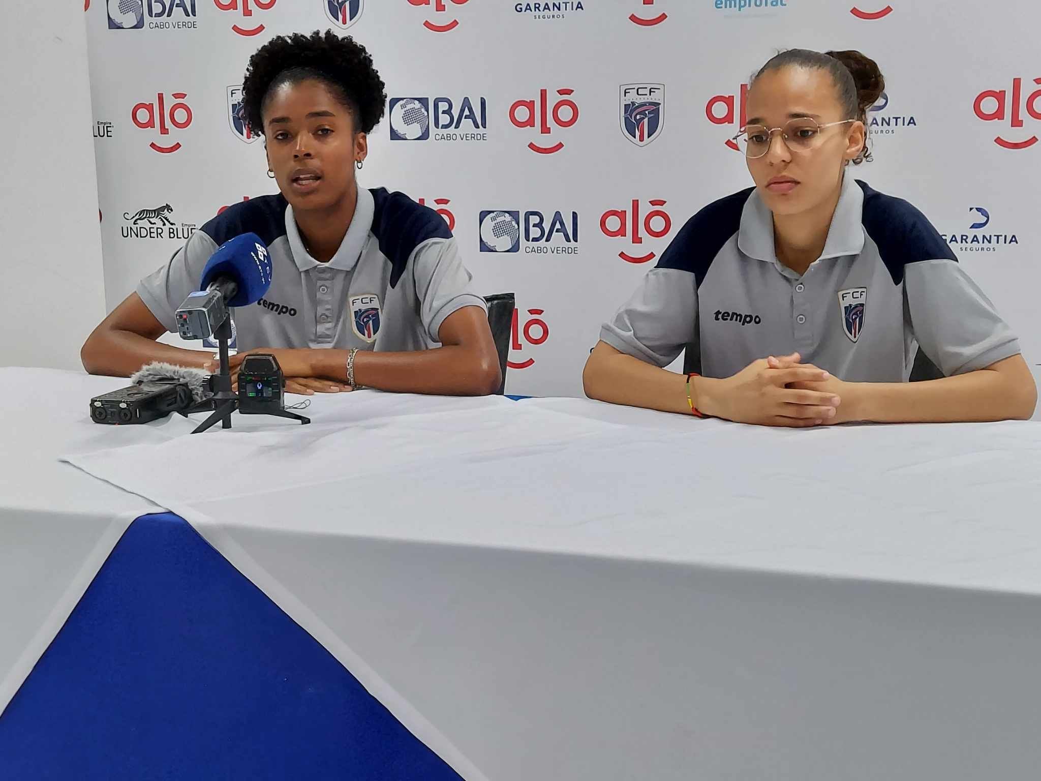 Alcione Gomes e Adriana Semedo Seleção Futebol (F)     (Foto Cvsports)