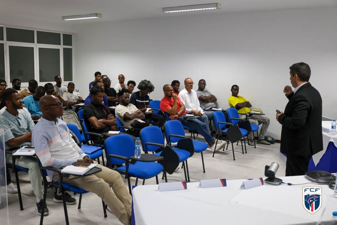 FCF promove seminário internacional de treinadores de futebol virado para a criação da FCF Academy