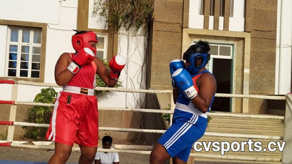 Liceu Domingos Ramos organiza gala de boxe