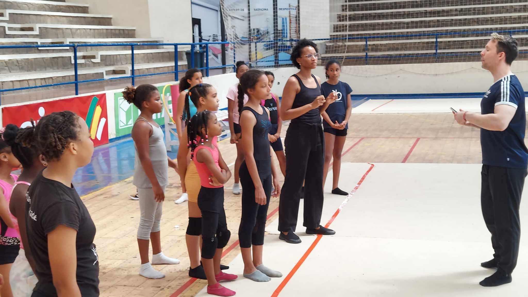 Formação de Ginastica na Praia(Foto Cvsports.cv)