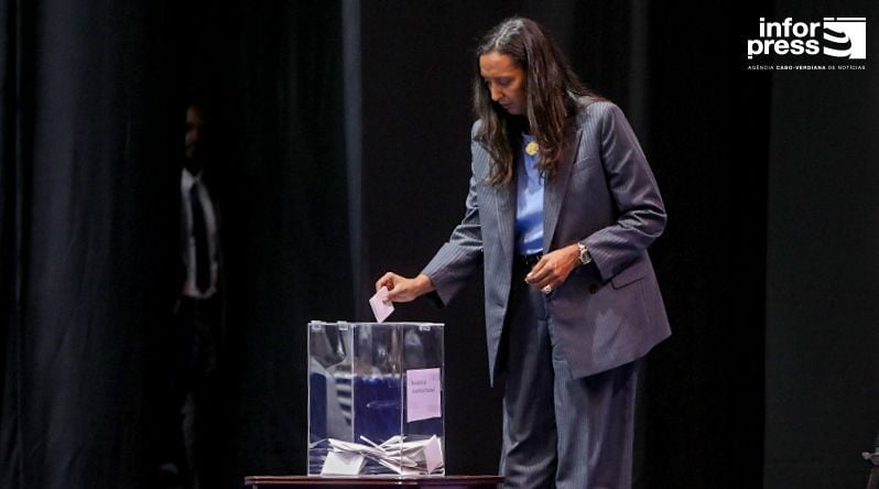 Parlamento: Janira Hopffer Almada eleita primeira mulher presidente da Assembleia Nacional