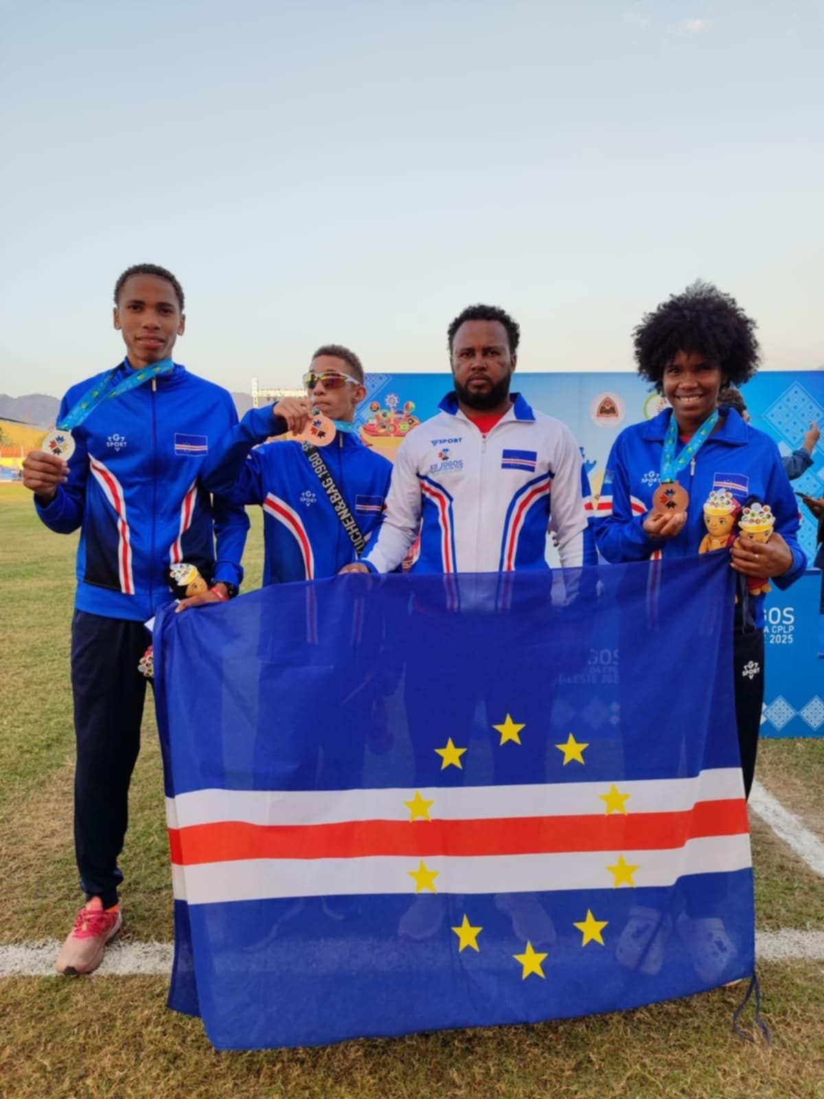 medalhados prata 3000 metros, bronze 100 metros adaptado Masc. Fem