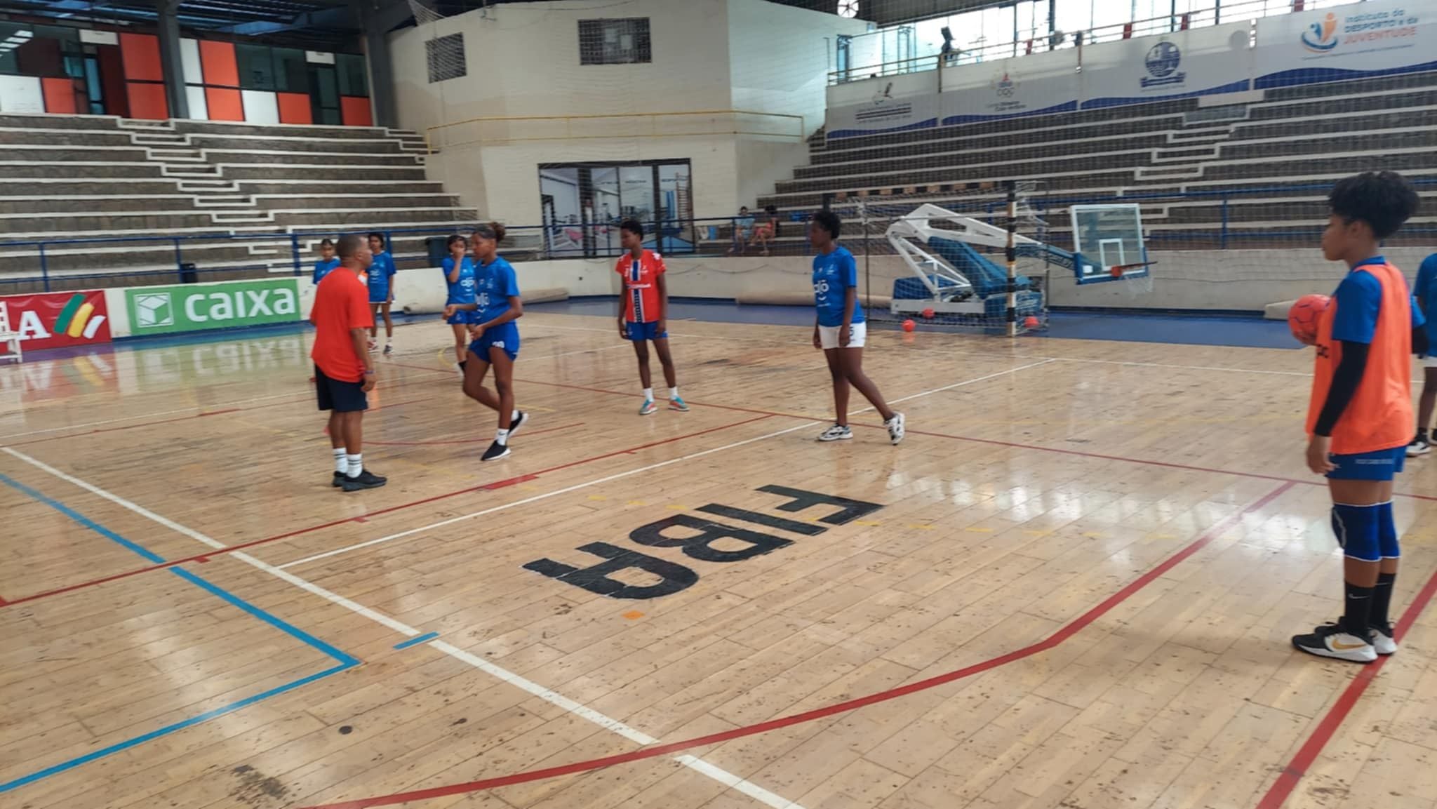 Treino Seleção Andebol Sub-16 F (Cvsports.cv)