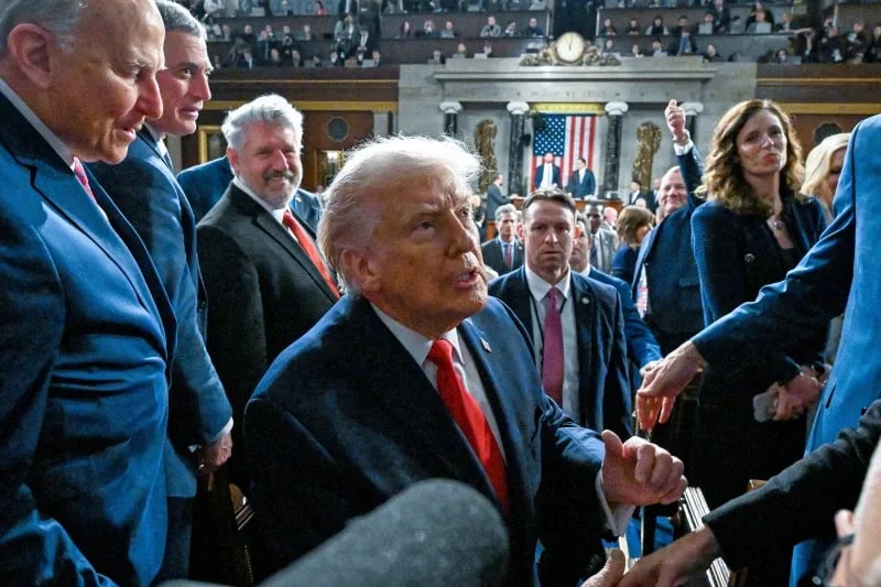  Principais pontos do discurso de Trump: Foco nas vendas em relação à economia, ênfase no patriotismo, guinada negativa em relação aos democratas.