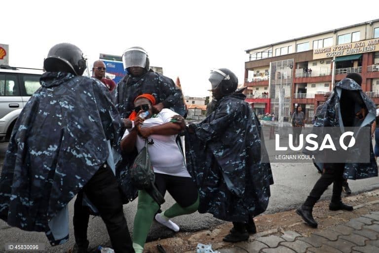 Três anos de prisão para 32 pessoas na Costa do Marfim por participarem em protesto
