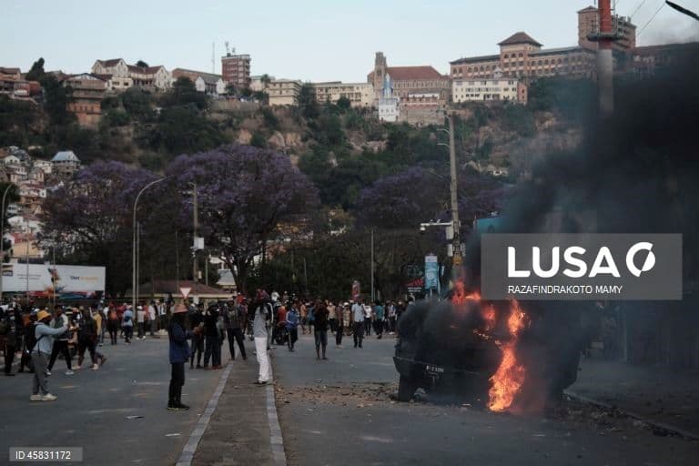 Contingente militar afirma ter assumido controlo das forças armadas no Madagáscar