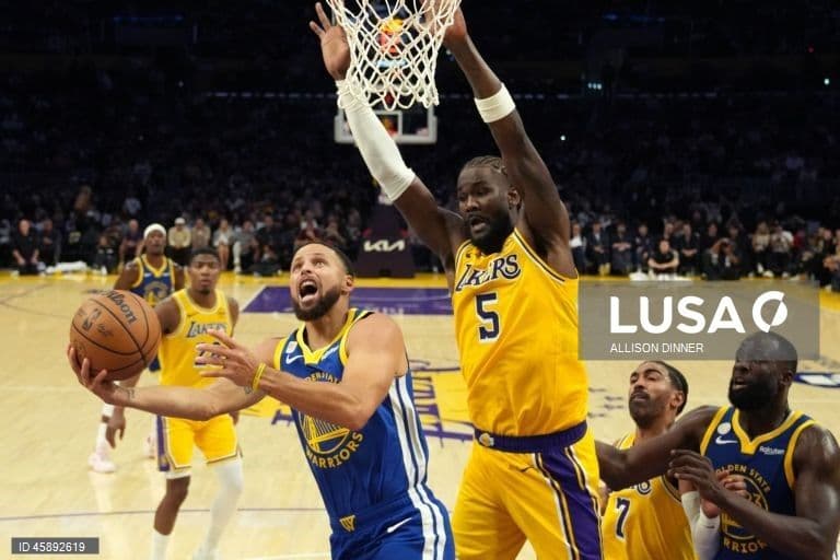NBA aprova venda dos LA Lakers por cerca de 8,6 mil milhões de euros