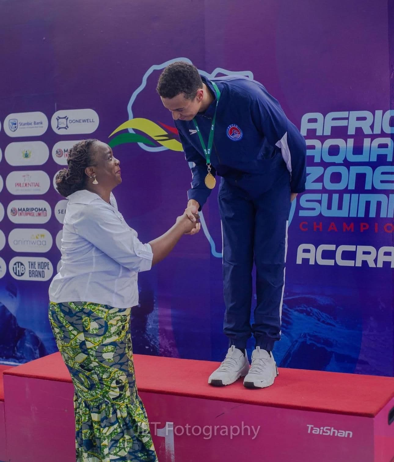 Mais um dia em grande para Roan Shearer: O nadador conseguiu mais um ouro e uma prata no campeonato da zona dois