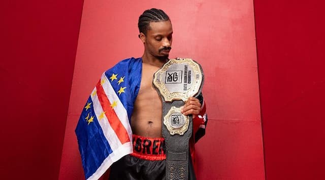 Boxe: Cabo-verdiano campeão inglês de “Boxing Elite Middleweight (BXGP) inspira crianças na terra natal
