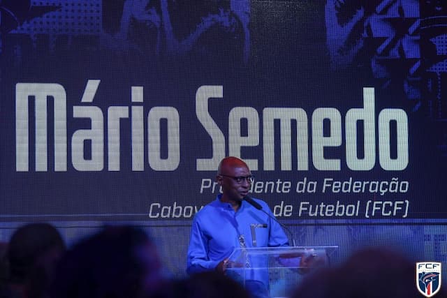 Tubarões Azuis iniciam em Cabo Verde estágio para o Mundial’2026