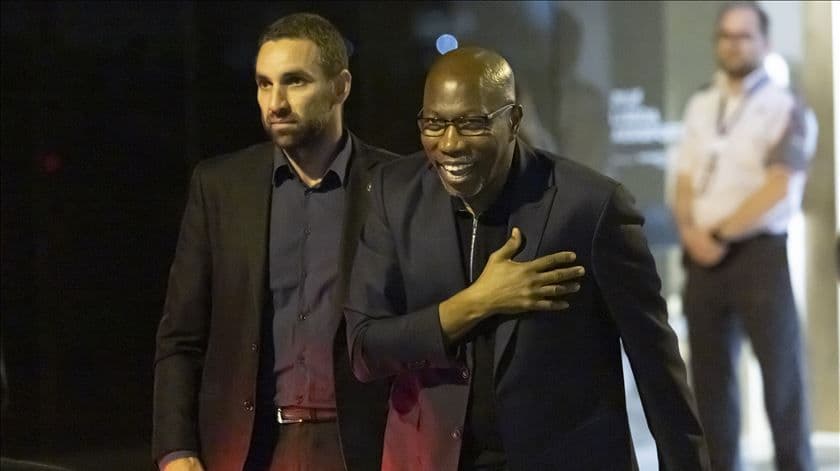 Domingos Simões Pereira chega a Lisboa mas promete voltar à Guiné-Bissau para continuar "combate"